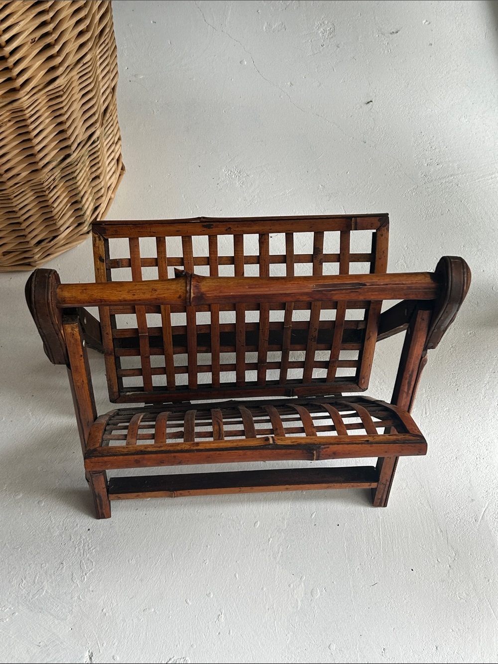Vintage. bamboo Folding Magazine Rack